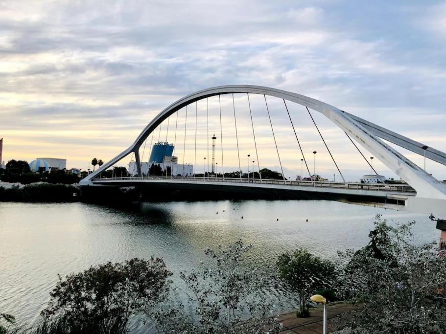 En Patio Sevillano Alameda-Isla Magica Ngoại thất bức ảnh